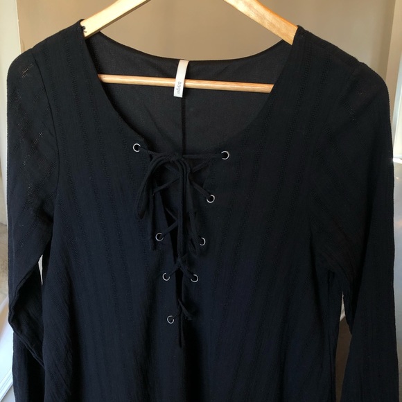 Sage Black Dress With Lace Up Deep V Sz L - Picture 2 of 8